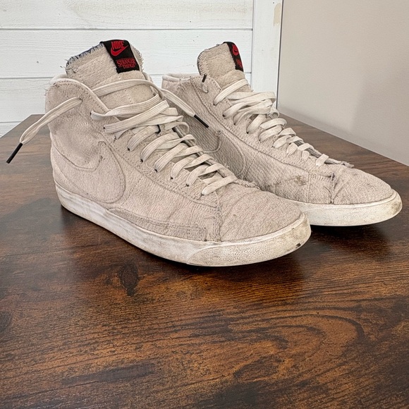 Nike Stranger Things x Blazer Mid QS 'Upside Down' - Picture 1 of 4